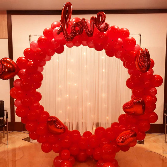 Red balloon ring decoration